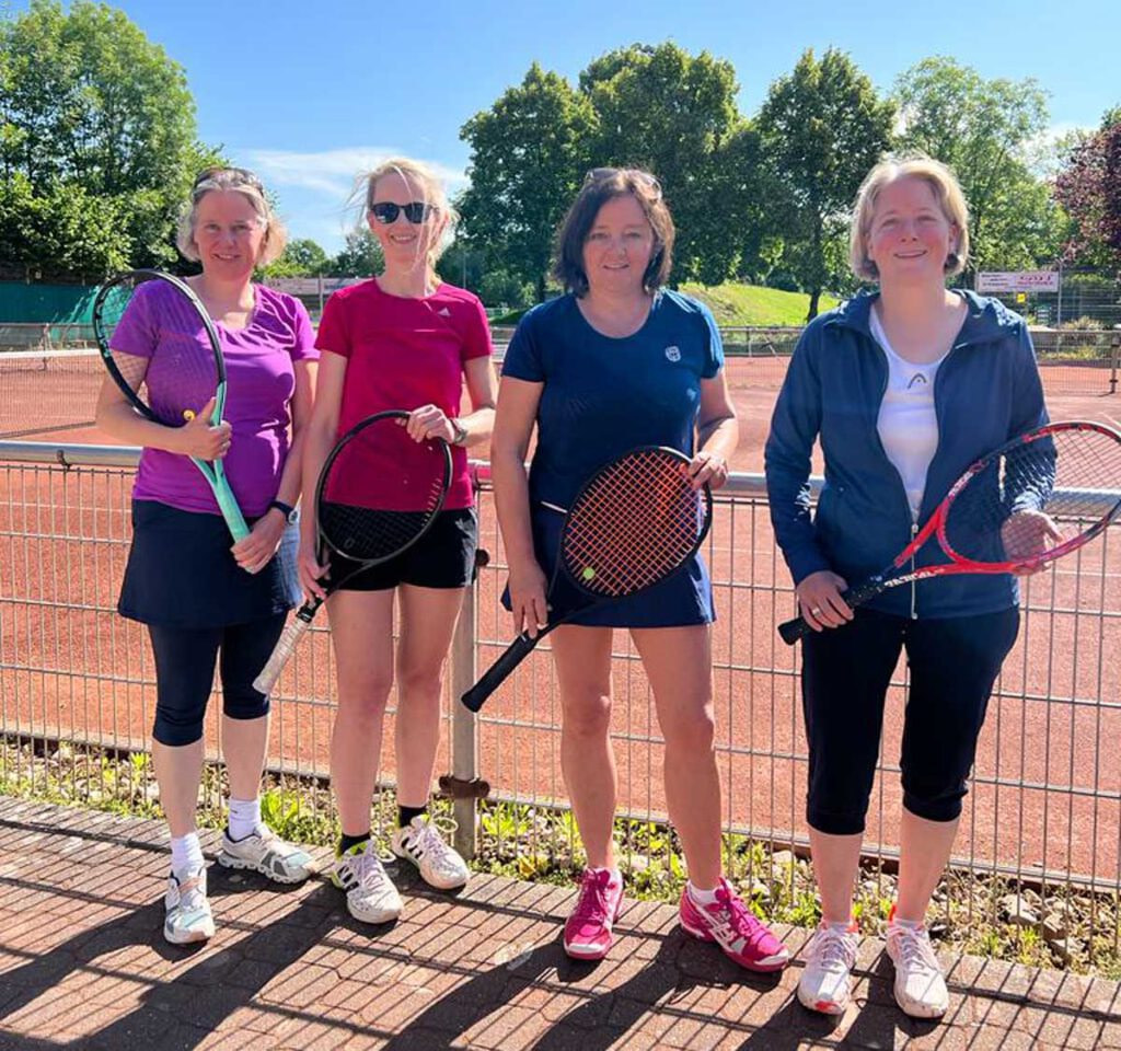 Die Damen 30 mit Maria Ulrichs, Kathrin Nienhaus, Martina Most und Miriam Lücke gewannen gegen Roxel. Foto: privat