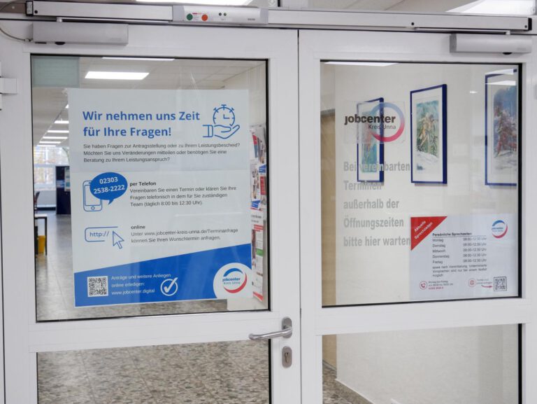 Die Türen des Jobcenters in Werne werden ab März geschlossen bleiben. Die Geschäftsstelle zieht nach Bergkamen. Fotos: Gaby Brüggemann